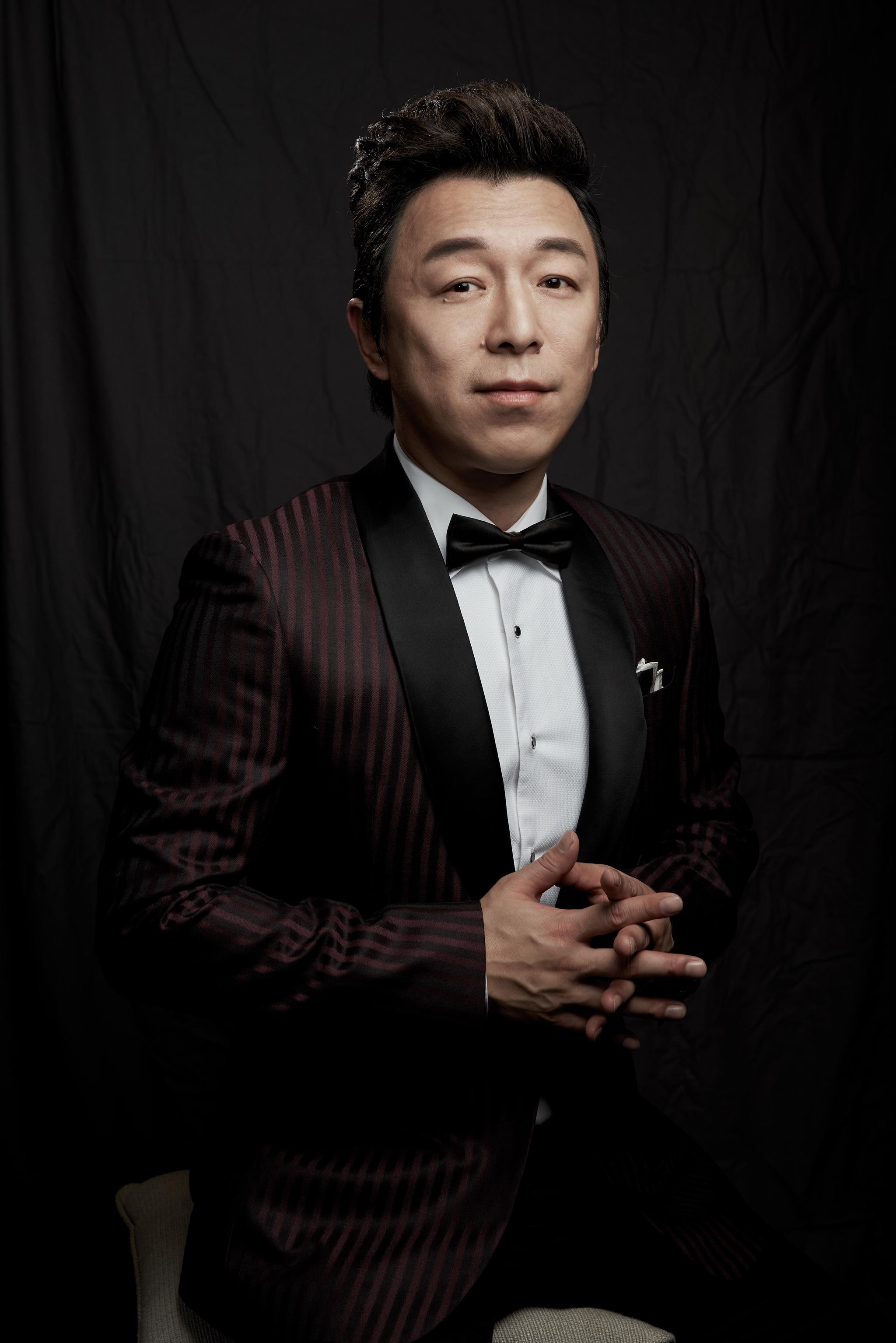 《戏台》里黄渤演活了大嗓儿乱世里大军阀和店小二的搞笑碰撞